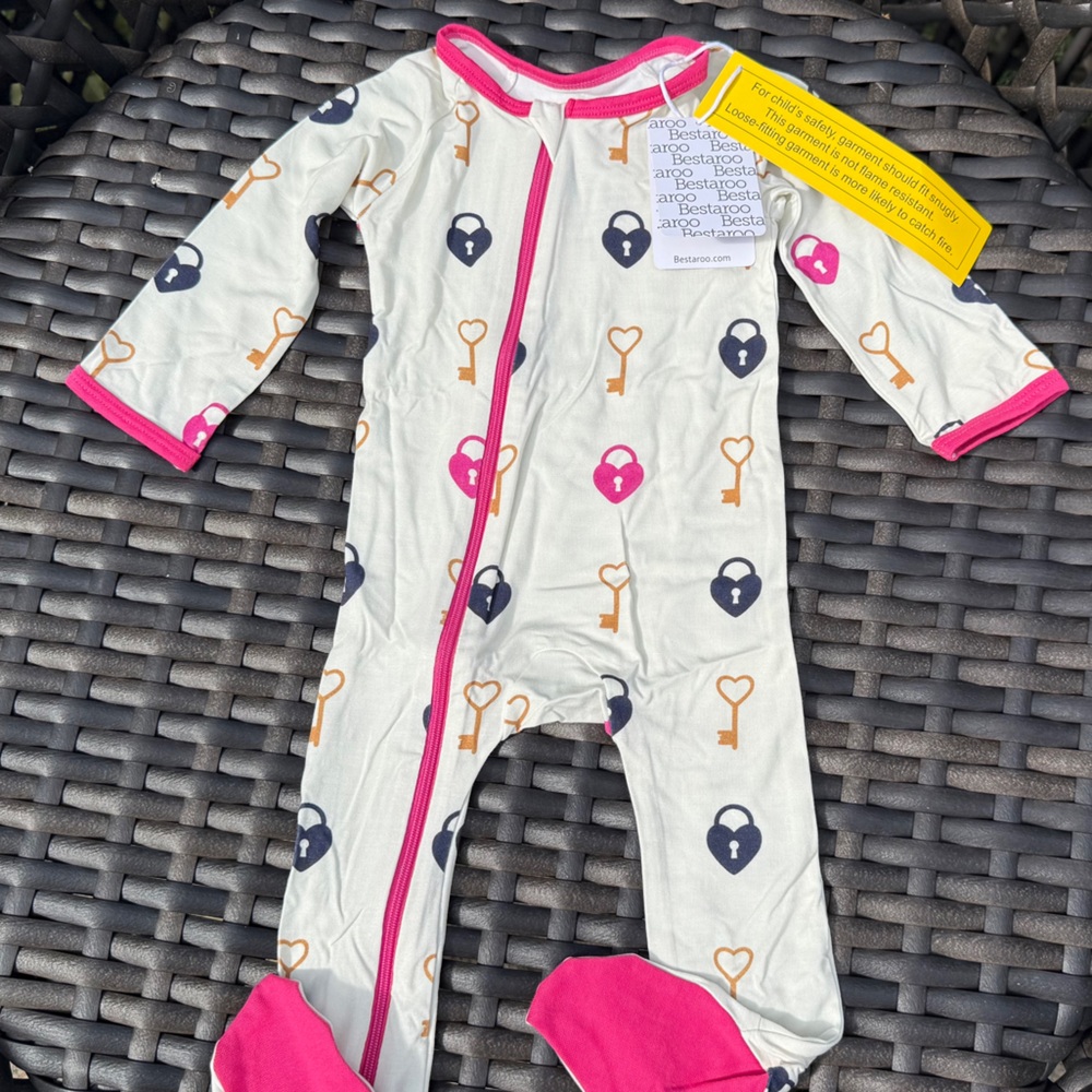 Bestaroo Footie - Size 6-9 months - NWT